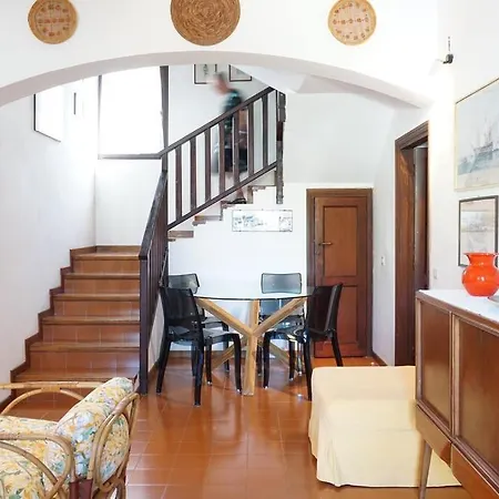 Bougainvillea Apartment *